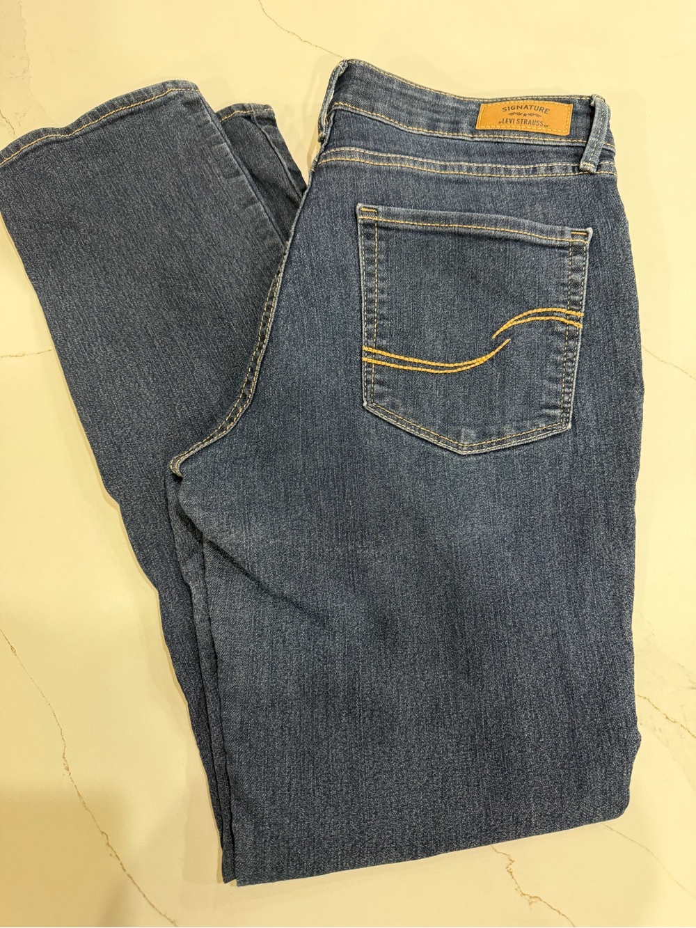 Signature Levi Women’s Blue Straight-Leg Jeans